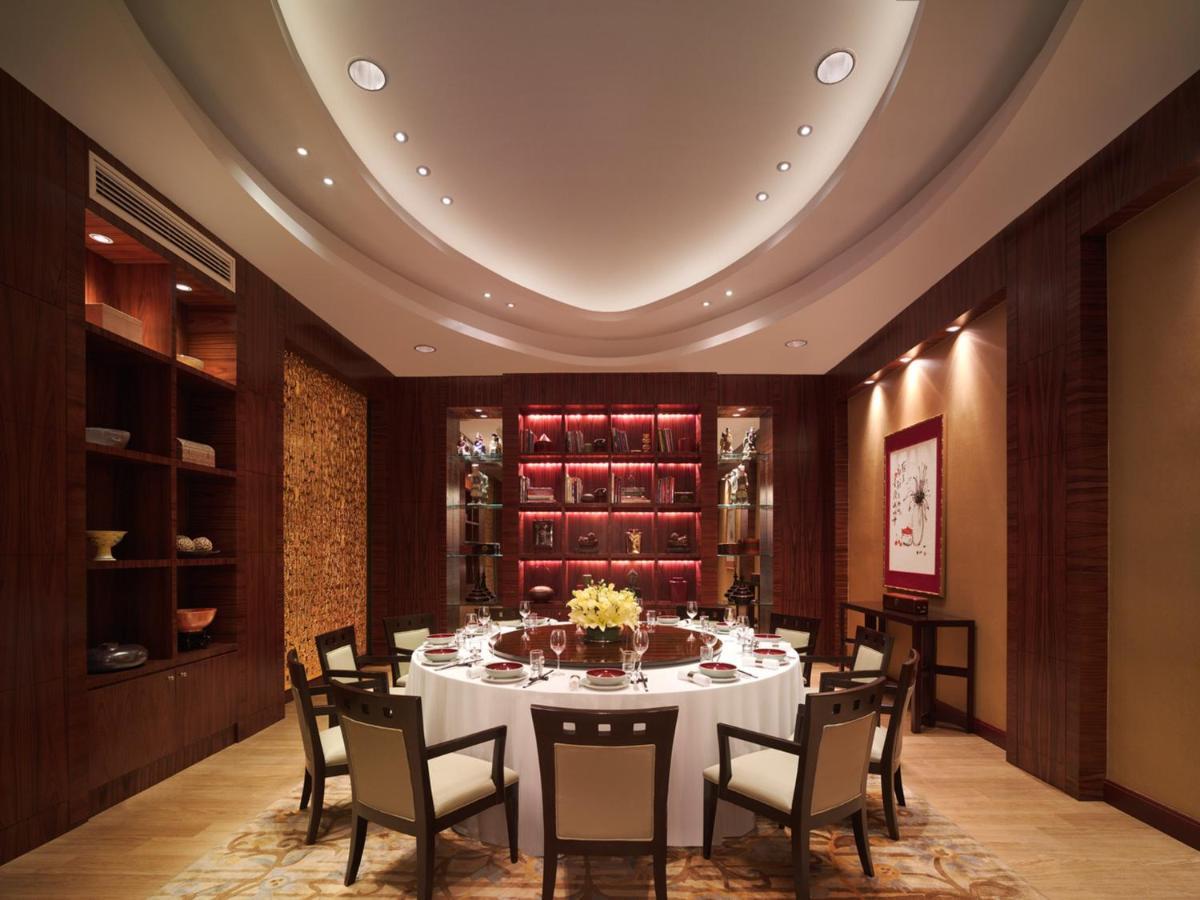 New Coast Hotel Manila Exterior foto Private dining room at the Mandarin Oriental, Hong Kong