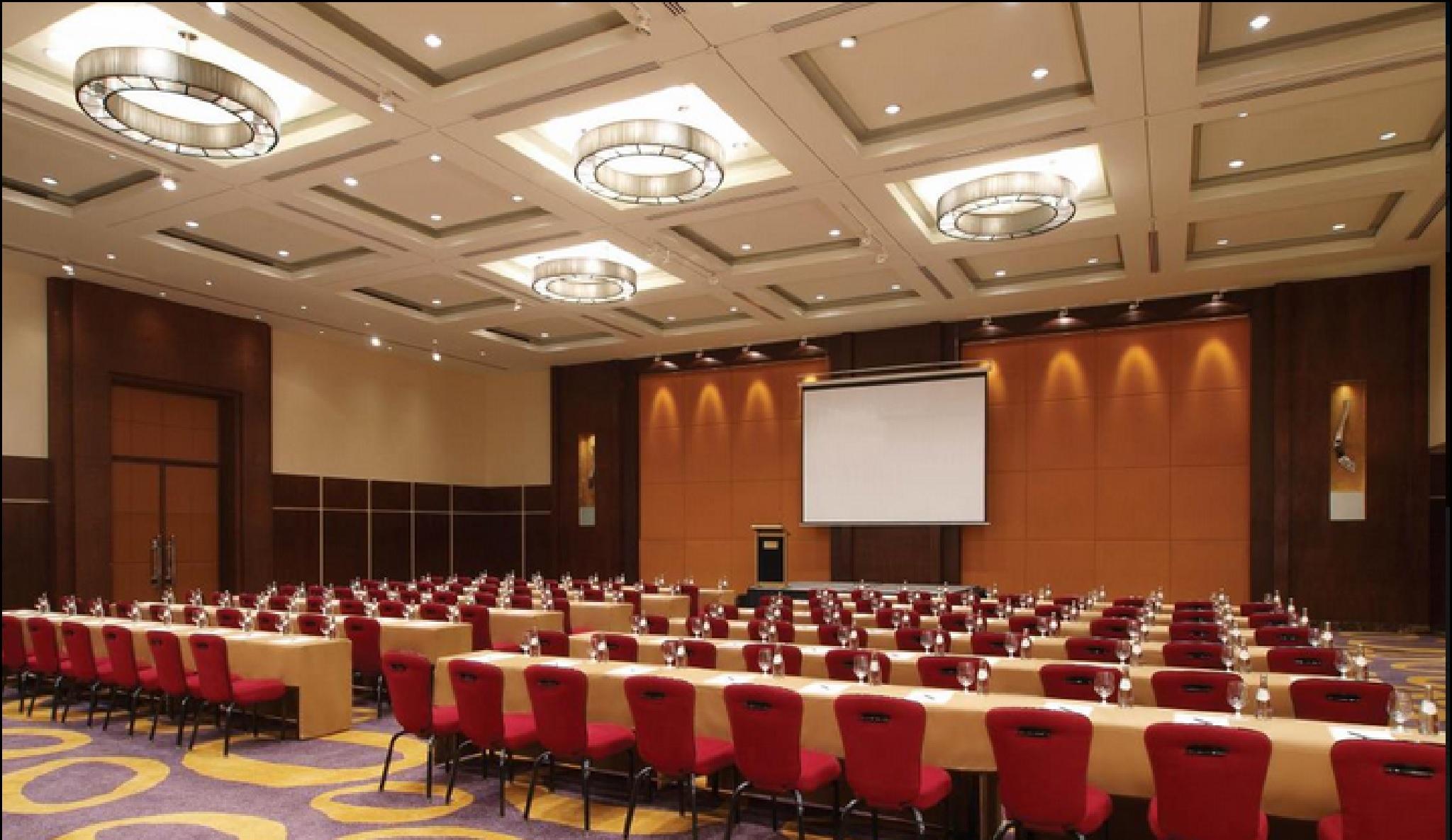 New Coast Hotel Manila Exterior foto A conference room