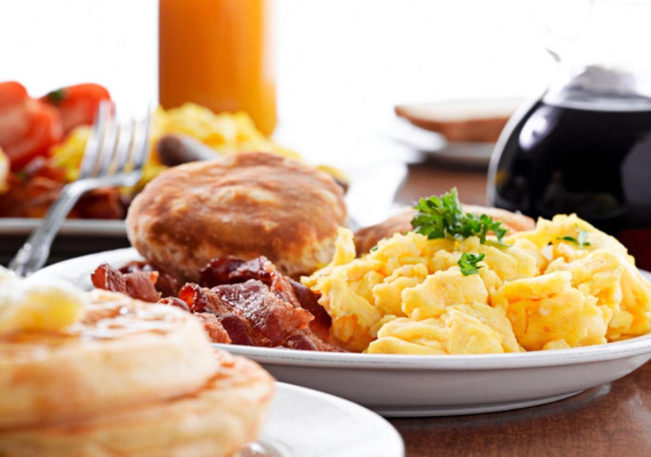 New Coast Hotel Manila Exterior foto Scrambled eggs