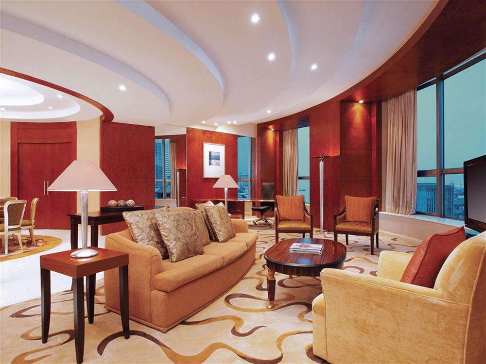 New Coast Hotel Manila Exterior foto A suite at the hotel